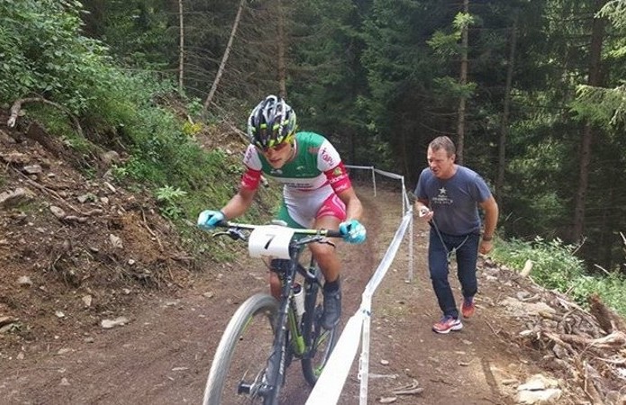 in salita per fare sintesi con l’elite Fabio Zampese